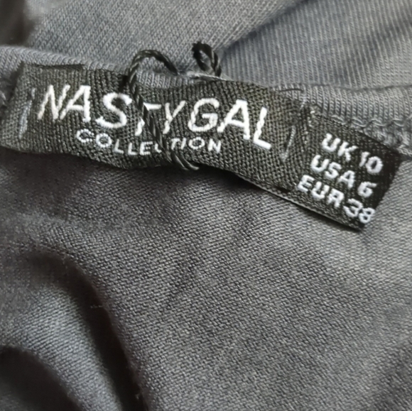 Nasty Gal Crop of The List Crew Neck Short Sleeve Charcoal Gray Crop Top Size 6 - Picture 3 of 5